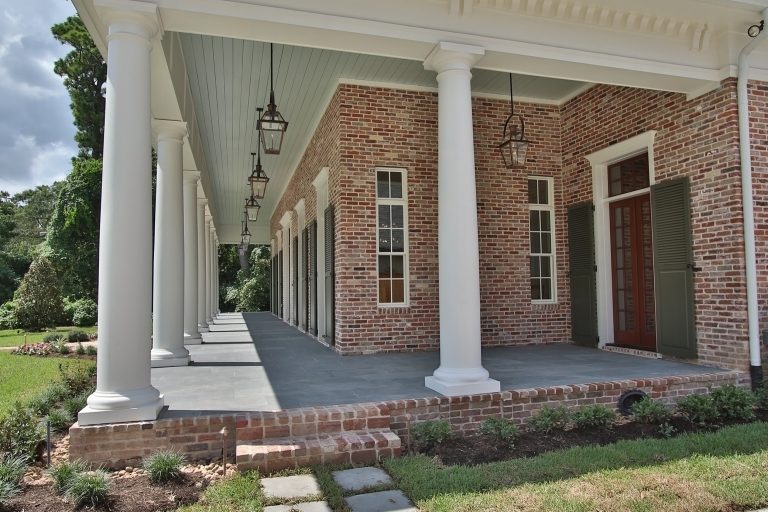 15' tall planked ceilings with ceiling mounted gas fixtures