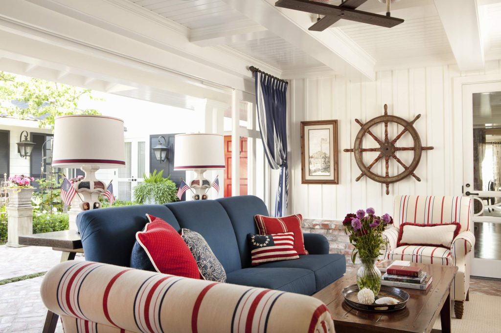 A sitting room with a patriotic flair
