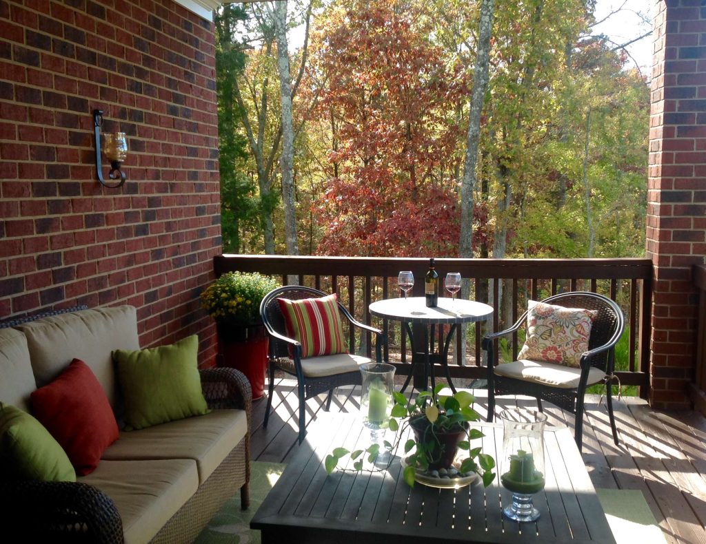 Beautiful covered porch for fall!