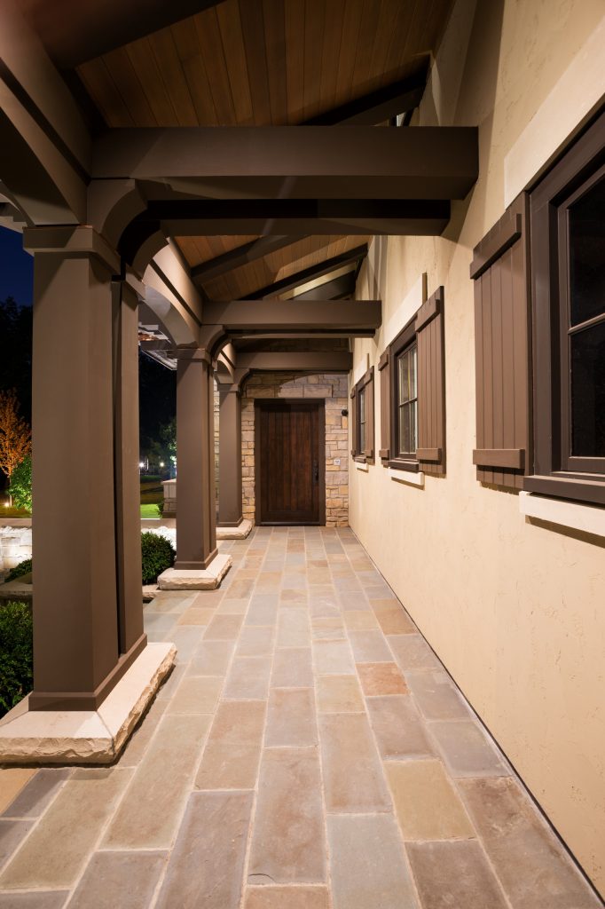 Builder: John Kraemer & Sons | Architecture: Sharratt Design | Interior Design: Engler Studio | Photography: Landmark Photography