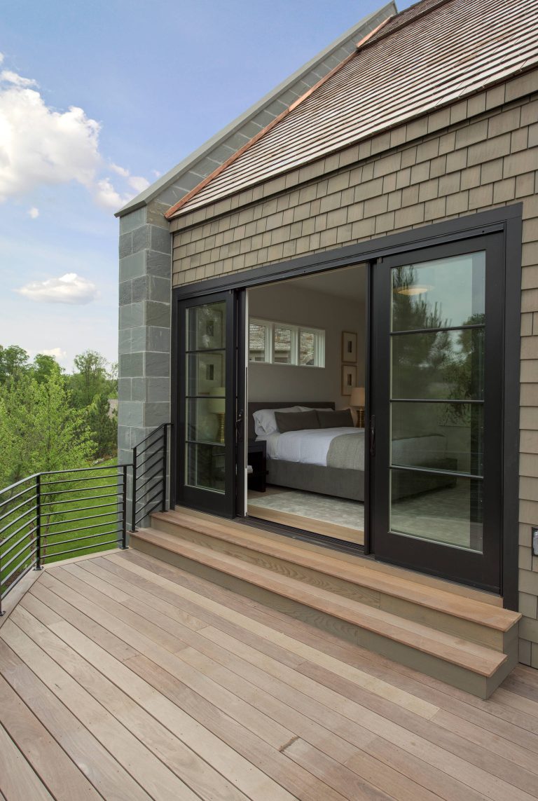 Builder: John Kraemer & Sons, Inc. - Architect: Charlie & Co. Design, Ltd. - Interior Design: Martha O’Hara Interiors - Photo: Spacecrafting Photography