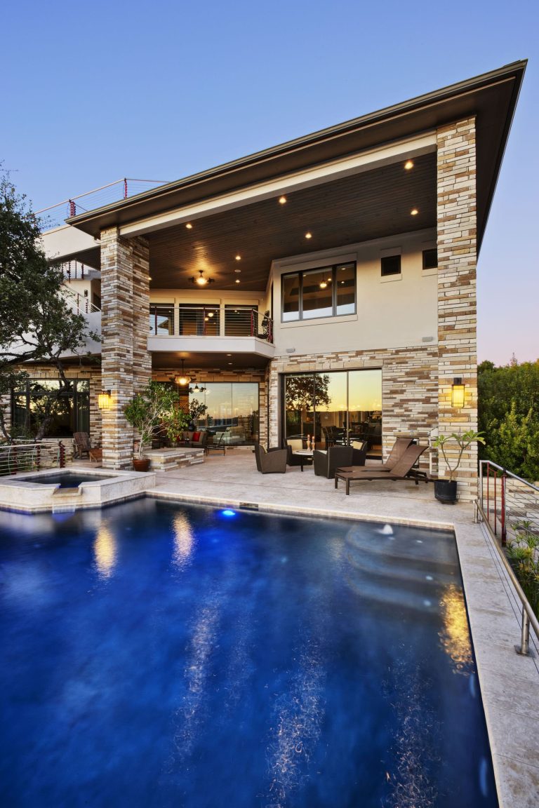 Builder: Pillar Custom Homes Architectural Design: Austin Design Group Photography: Gary Russ Images