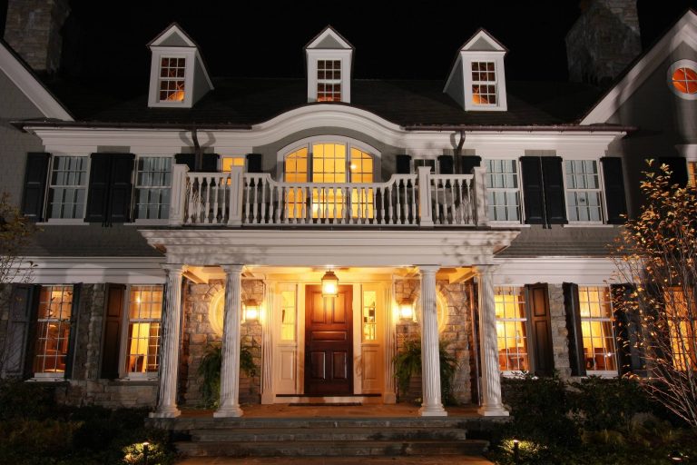 Classic Informality A traditionally designed New York home combines formal and informal spaces to suit a busy family's lifestyle