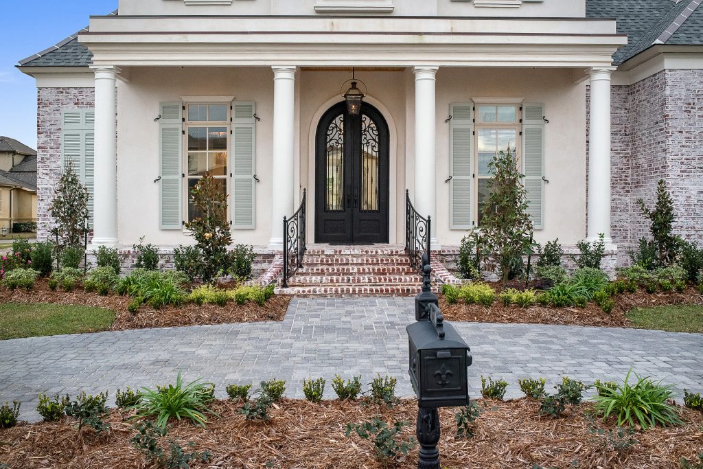 Classic porch idea in New Orleans by Halcyon Architecture Limited | Outdoor Photos | Porch | Landscaping | Landscape Design | Outdoor Living Space | Porch Design Ideas | Outdoor Living Space Ideas | Backyard Design
