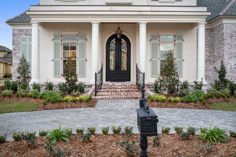 Classic porch idea in New Orleans by Halcyon Architecture Limited | Outdoor Photos | Porch | Landscaping | Landscape Design | Outdoor Living Space | Porch Design Ideas | Outdoor Living Space Ideas | Backyard Design