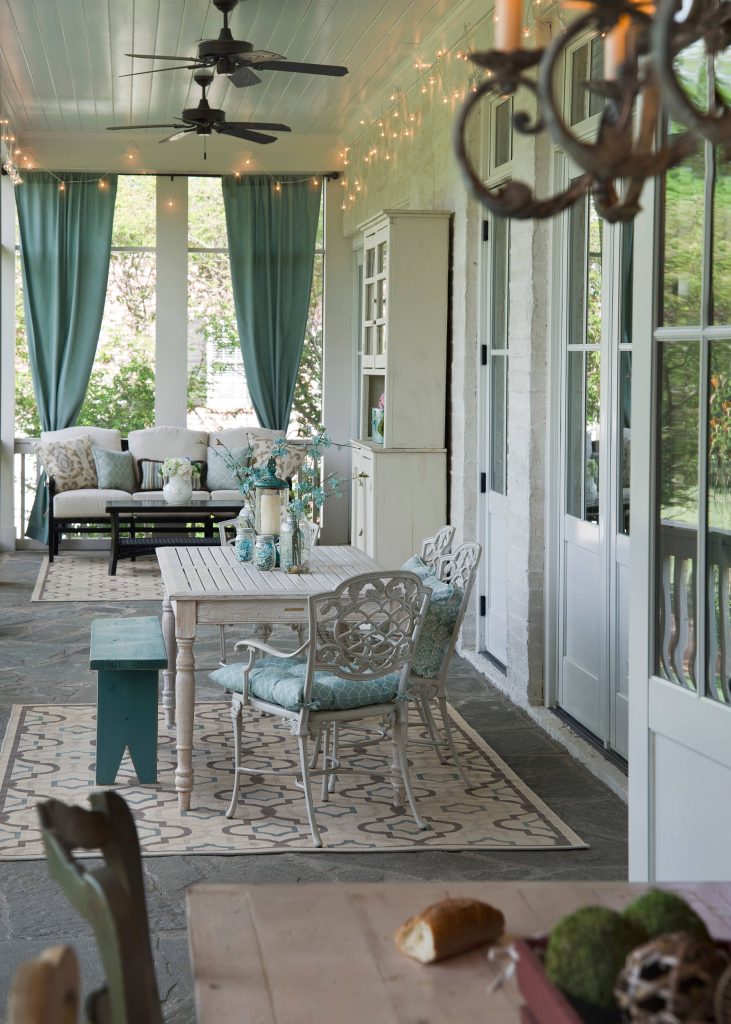 Classical Revival -Porch, Scott Wilson Architect, LLC Photographer: Craig Brabson