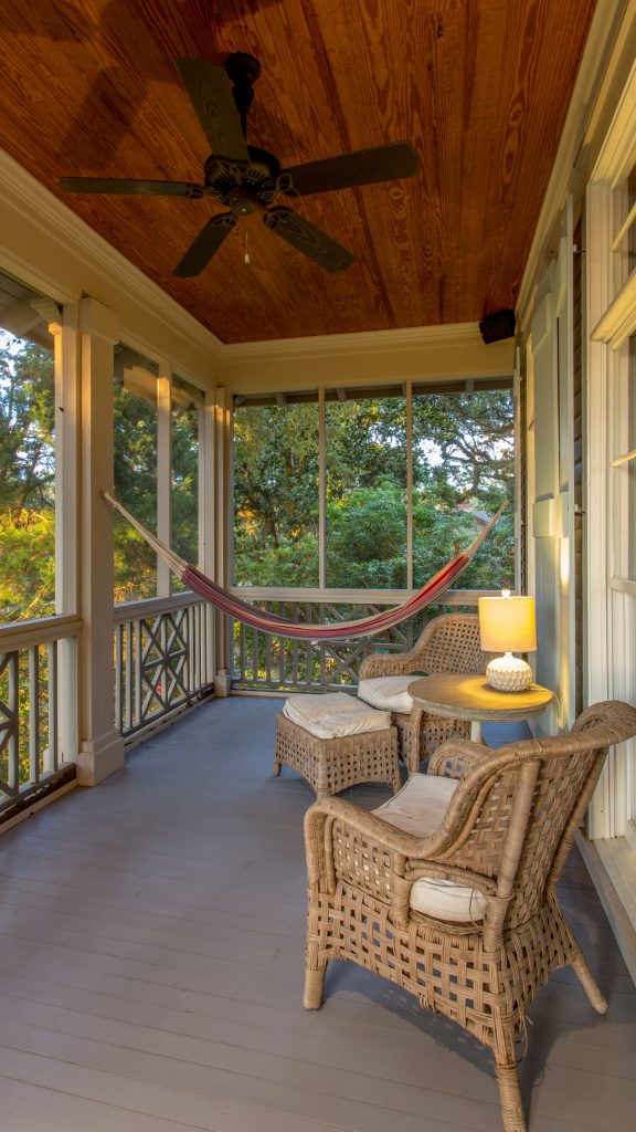 Confident Cottage on the Bluff