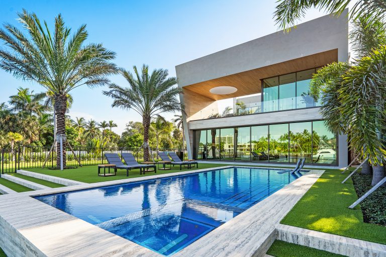 Contemporary Estate Home on the Intracoastal