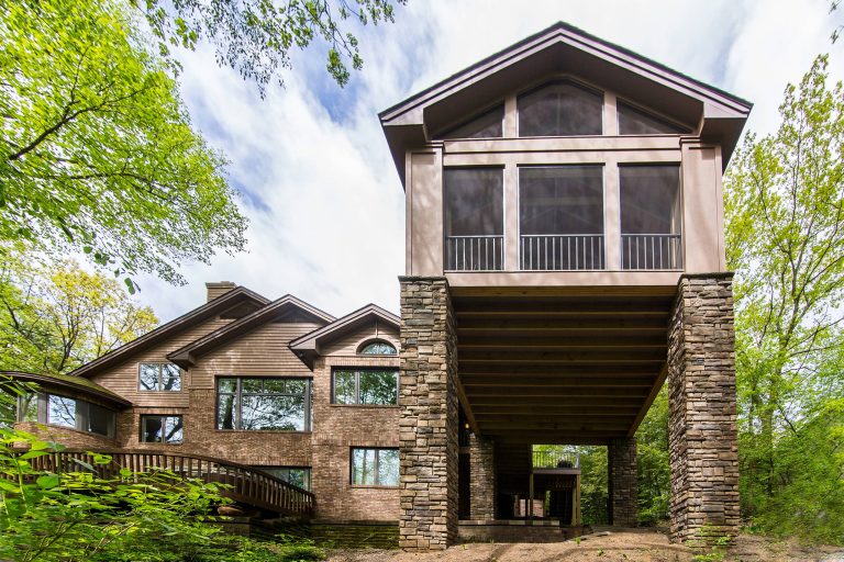 Contractor: Hughes & Lynn Building & Renovations Photos: Max Wedge Photography