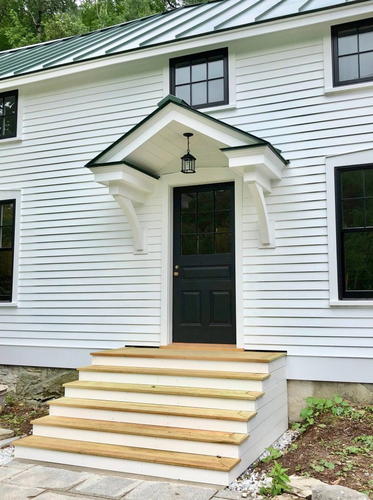 Covered entry with hanging pendant light