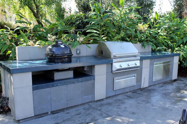 Custom concrete countertop bbq surround.