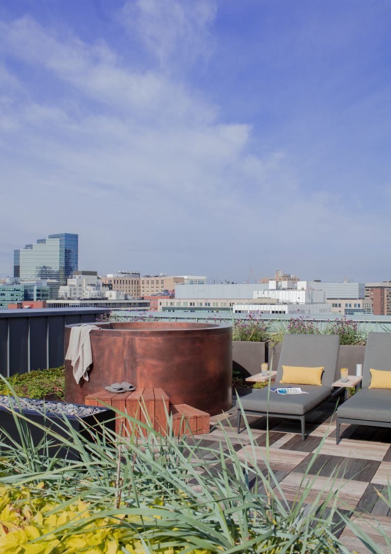 Custom copper spa by Diamond Spas Builder: Sea-Dar