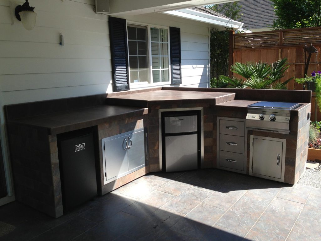 Custom outdoor kitchen in Portland, Oregon