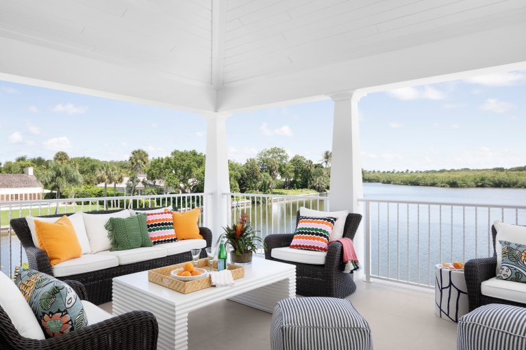 Deck - coastal deck idea in Miami