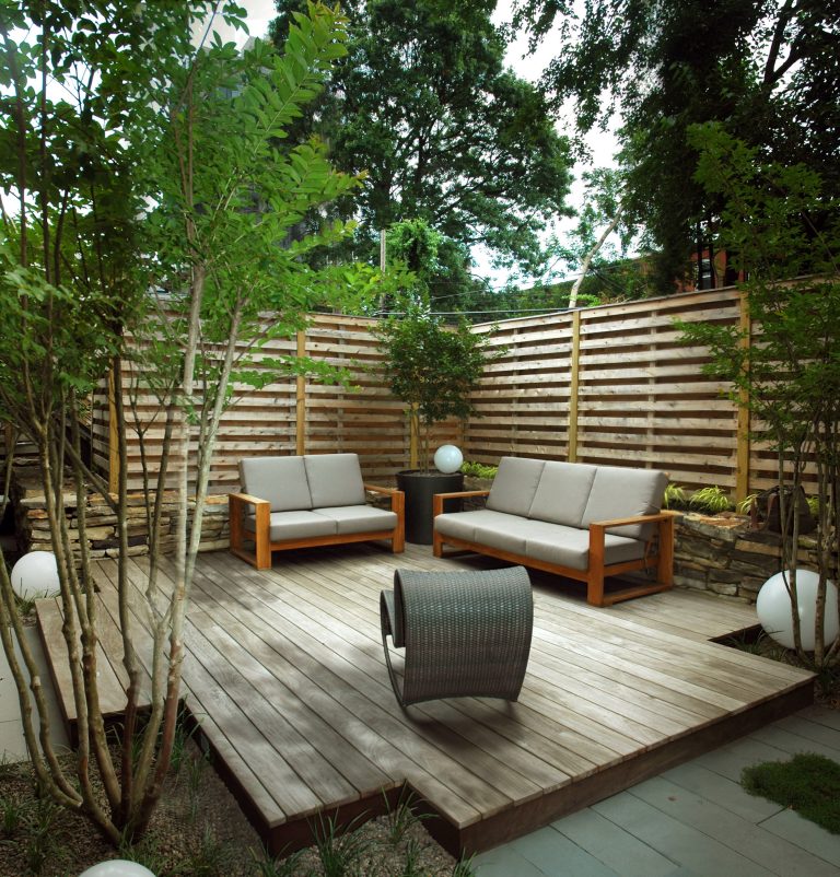 Deck - contemporary backyard deck idea in New York