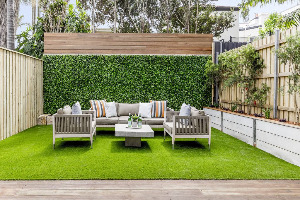 Deck - contemporary backyard deck idea in Sydney with no cover