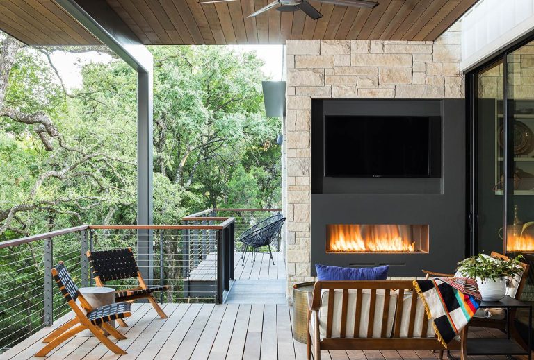 Deck - contemporary deck idea in Austin