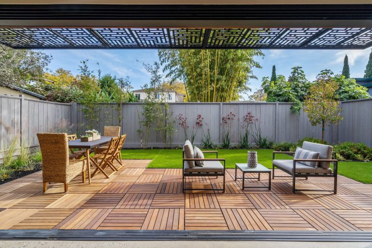 Deck - contemporary deck idea in San Francisco