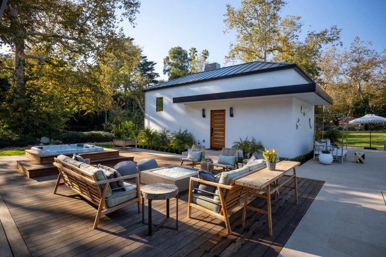 Deck - huge contemporary deck idea in Santa Barbara