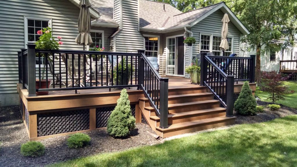Deck - mid-sized traditional backyard deck idea in Cleveland with no cover