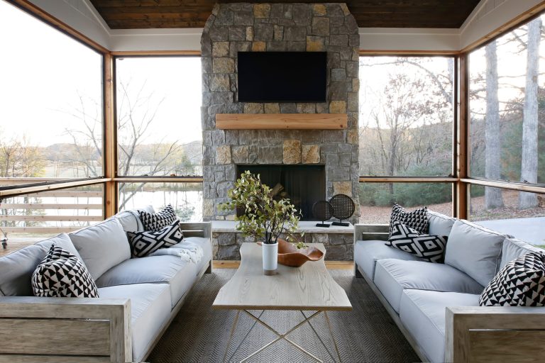 Design: Vernich Interiors Photographer: Paige Rumore