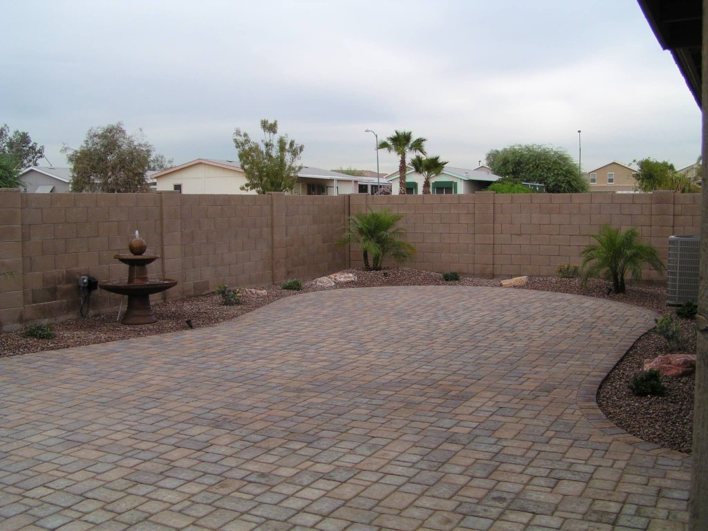 Design ideas for a mid-sized traditional full sun backyard concrete paver outdoor sport court in Phoenix.