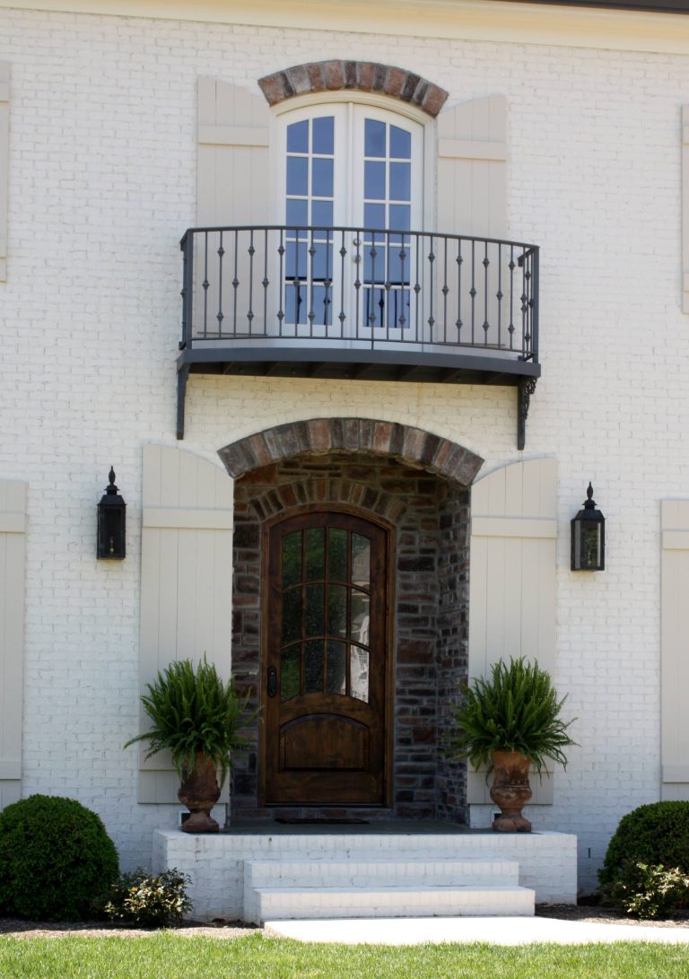 Designed by James & Associates Residential Designers, LLC Photography by Shelby James Vaughn