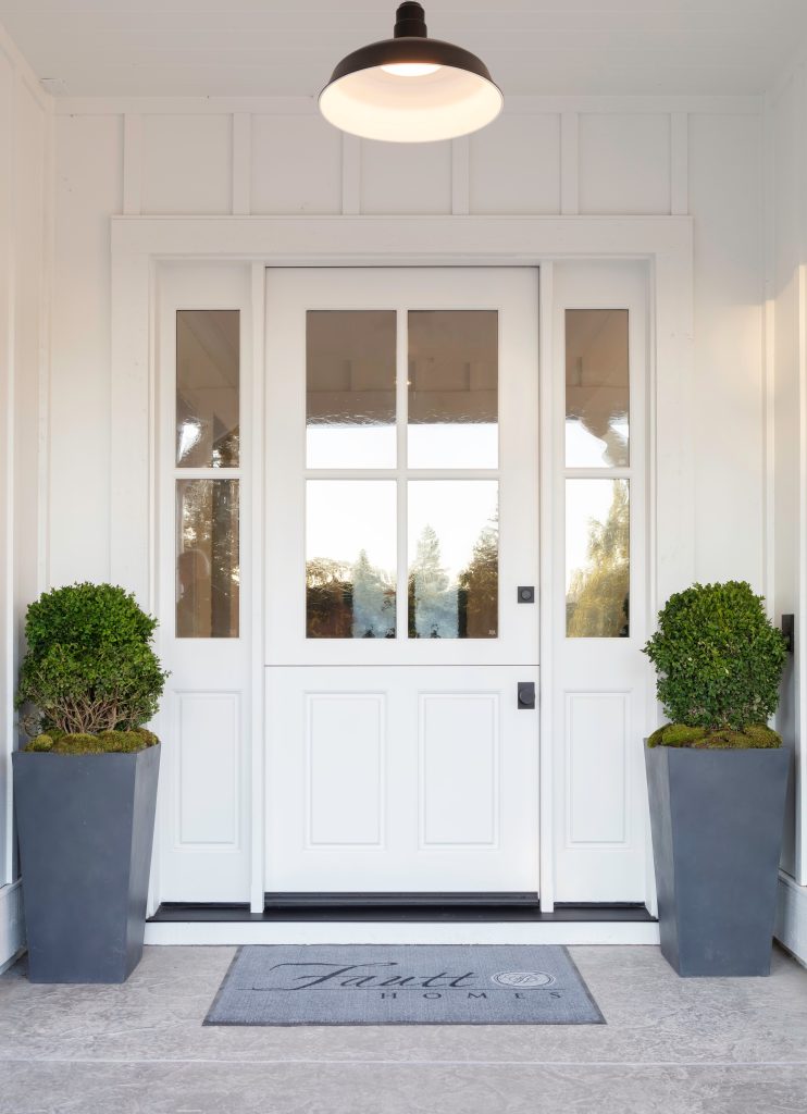 Dutch door entry with sidelights.