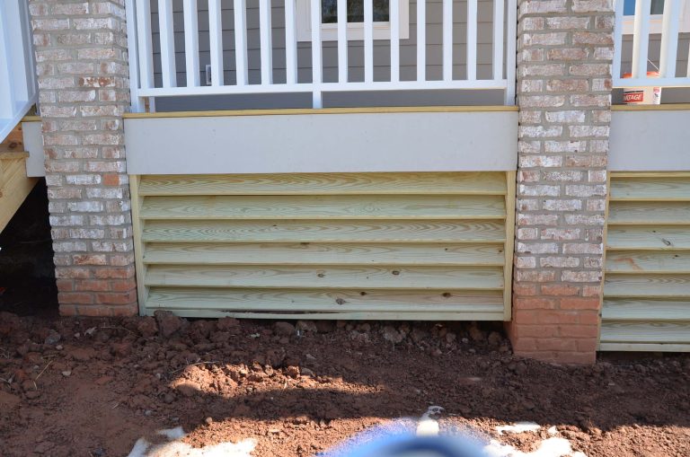 E Grillo, Video by Roger Holloway