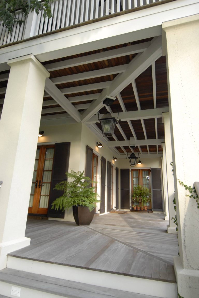 East Haven Front Porch WaterMark Coastal Homes Beaufort County Premiere Home Builder Location: 8 Market #2 Beaufort, SC 29906