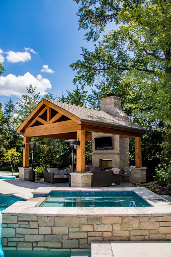 Elegant pool photo in St Louis