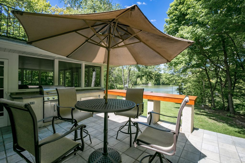 Enjoy entertaining on the oversized deck with built in kitchen.