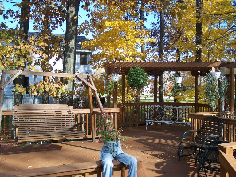 Enjoy the fantastic fall on a great deck!