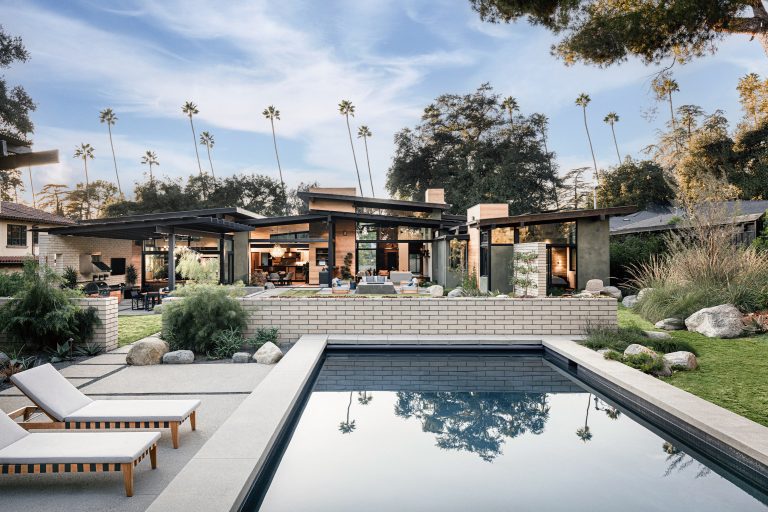 Example of a 1950s pool design in Los Angeles