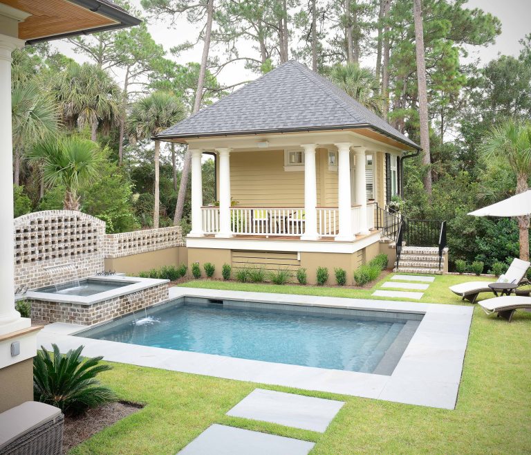 Example of a classic pool design in Charleston