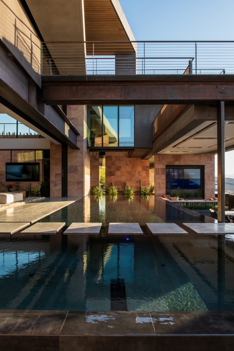 Example of a minimalist pool design in Las Vegas