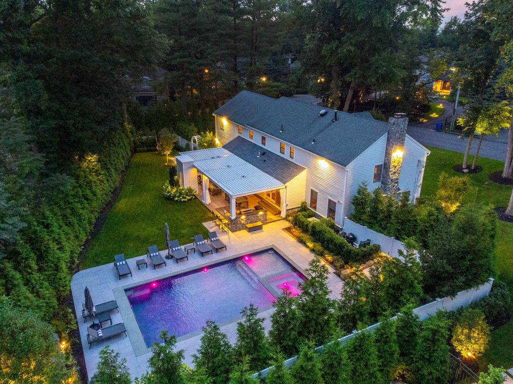 Example of a minimalist pool design in New York
