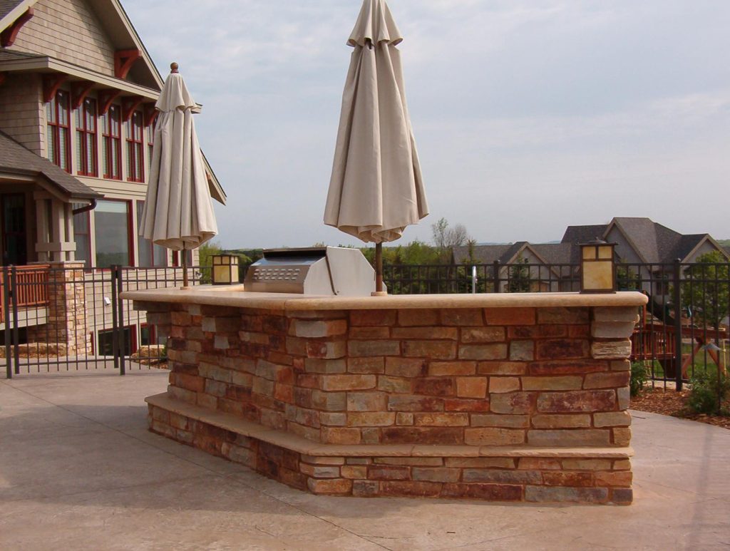 Example of a patio kitchen design in Minneapolis