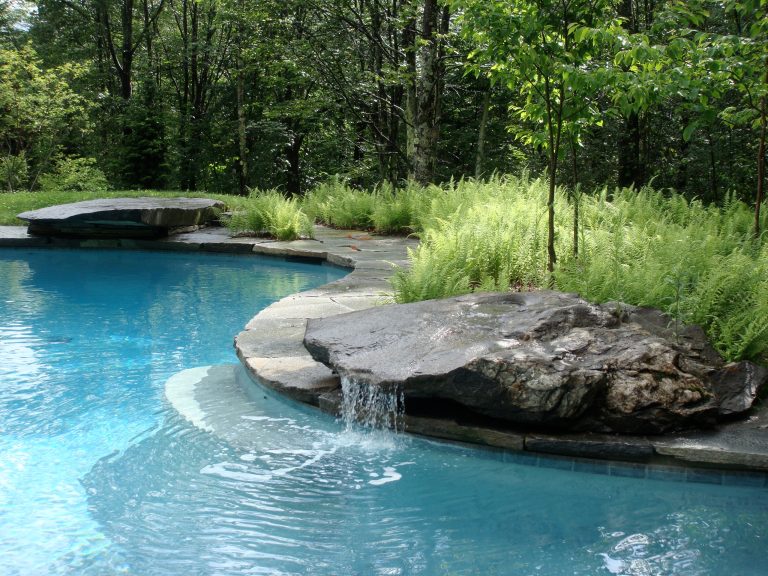 Example of a pool design in Burlington
