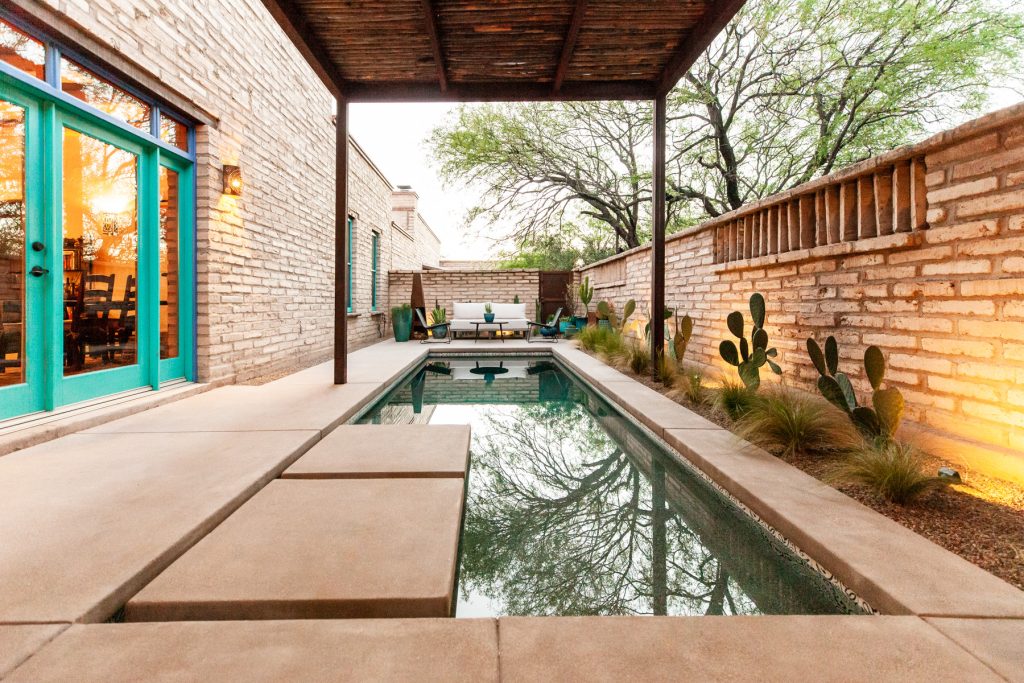 Example of a southwest pool design in Phoenix