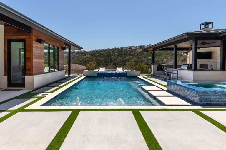 Example of a transitional pool design in Austin