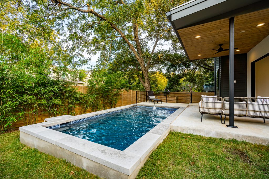 Example of a trendy pool design in Austin