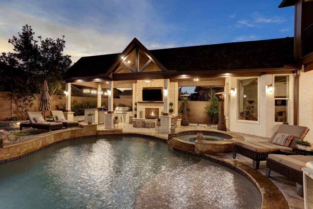Example of a trendy pool design in Houston