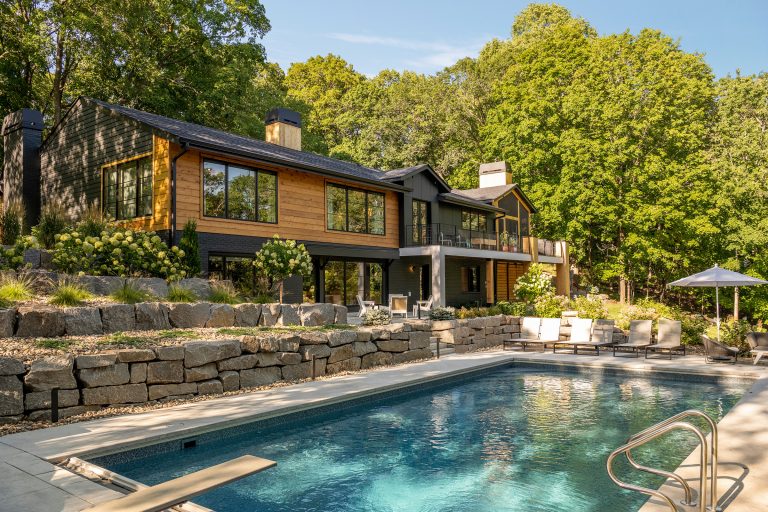 Example of a trendy pool design in Minneapolis