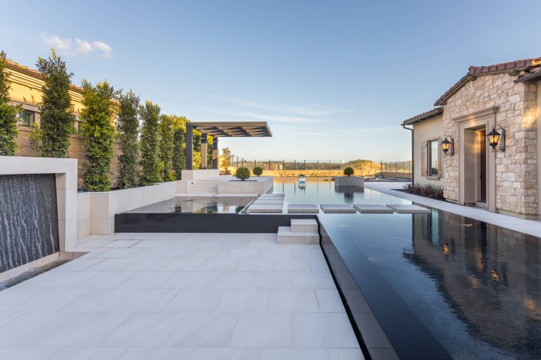 Example of a trendy pool design in Orange County