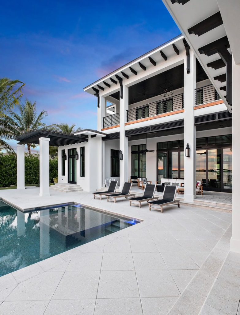 Example of a tuscan pool design in Miami