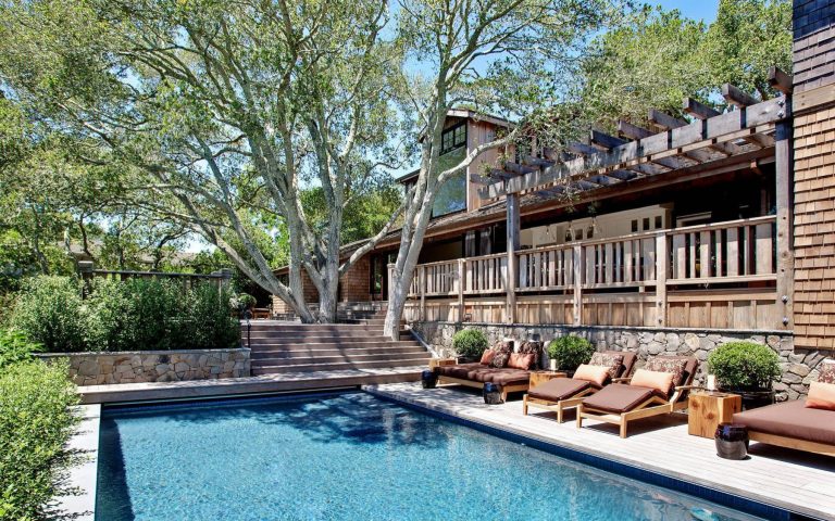 Example of an arts and crafts pool design in San Francisco