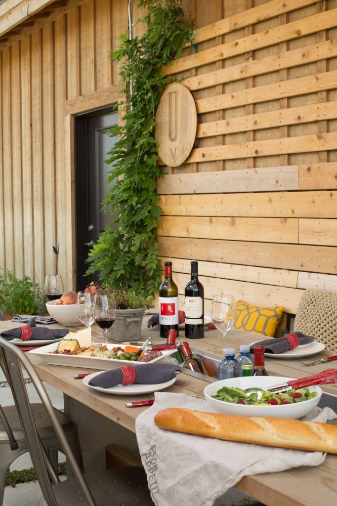 Featuring the home of Chris and Thea Upchurh, owners of Uphurch Vineyards. ( https://upchurchvineyard.com/)

Photography by Alex Crook (www.alexcrook.com) for Seattle Magazine (www.seattlemag.com) by Alex Crook Photography | Outdoor Kitchens | Backyard Design | Outdoor Living Spaces | Landscape Design