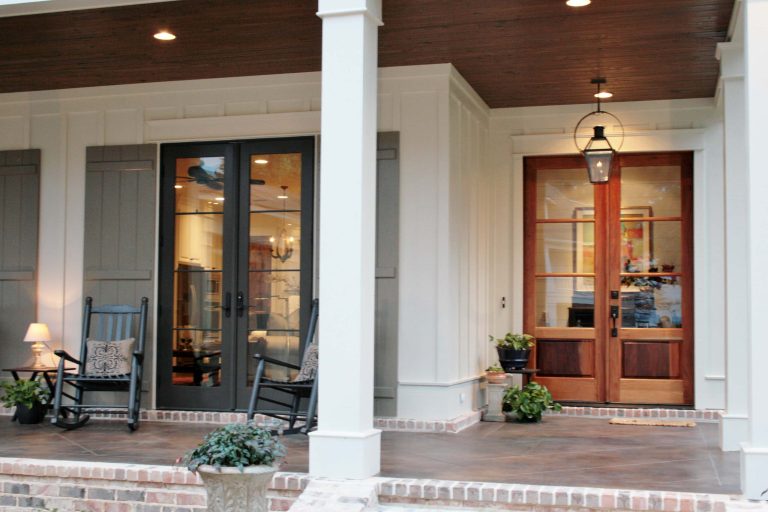 Front Entry | Built by Mitch Briggs | www.bobchatham.com | Copyright by Designer. |