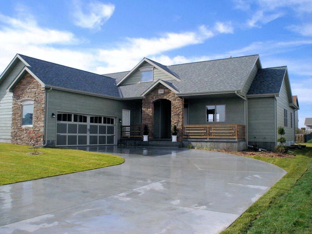 Front elevation of spec house in Kearney.